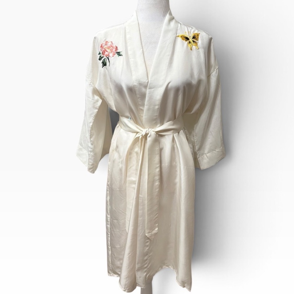 Vintage 1940s Japanese Ivory Silk Robe Embroidered Floral Butterfly Women's OS